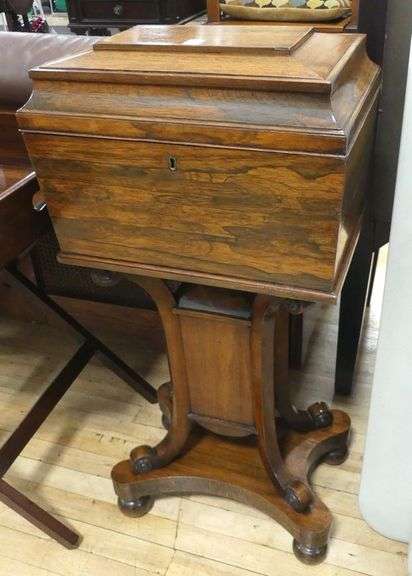 VICTORIAN ROSEWOOD TEAPOY