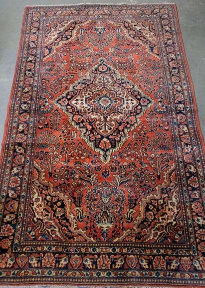 ANTIQUE SAROUK RUG