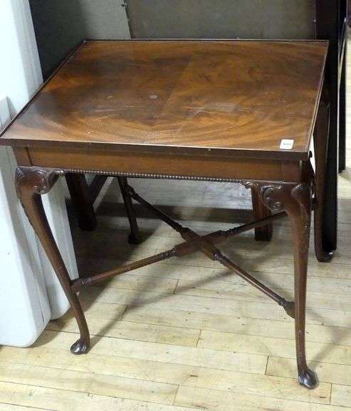 MAHOGANY LAMP TABLE