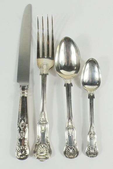 ENGLISH STERLING CUTLERY SET