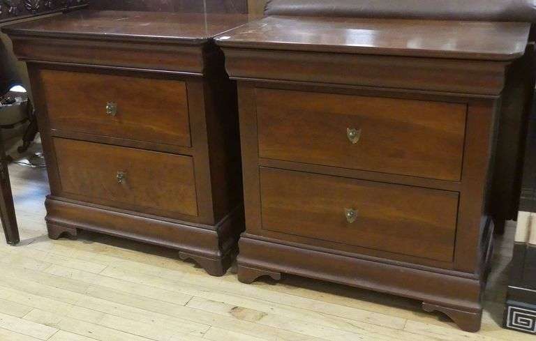 PAIR OF DURHAM FURNITURE NIGHTSTANDS