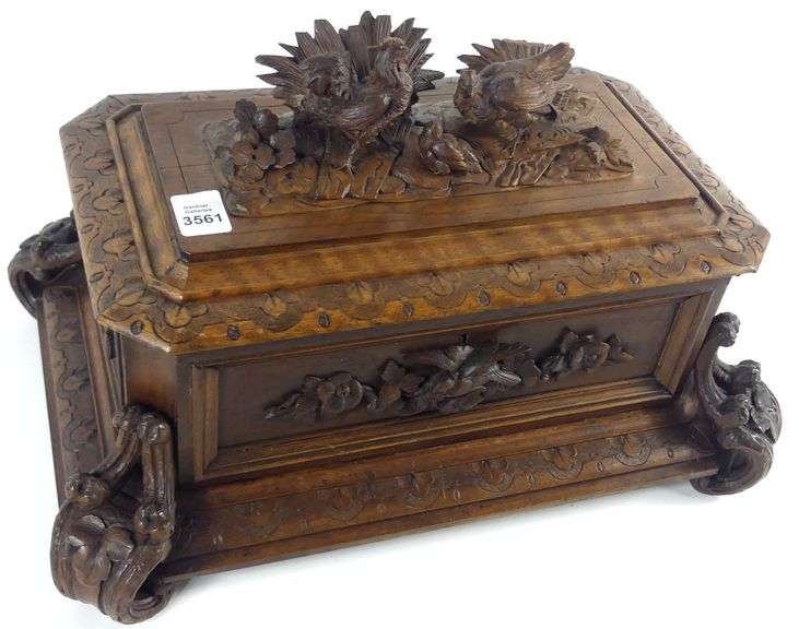 EXQUISITE ANTIQUE CARVED BOX