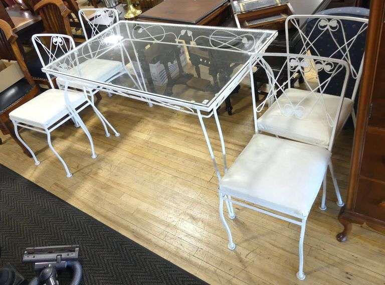 VINTAGE WROUGHT IRON DINETTE SET