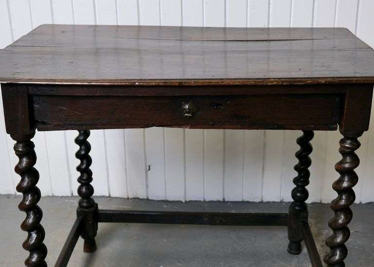 18TH CENTURY OAK TABLE