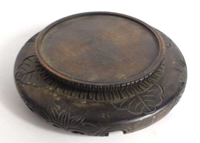 LARGE CHINESE PORCELAIN BOWL