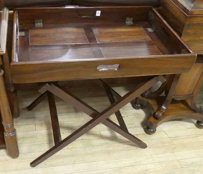 BUTLER'S TRAY-TOP STAND