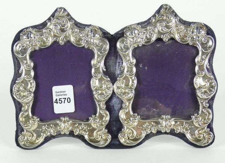 DOUBLE PORTRAIT FRAME