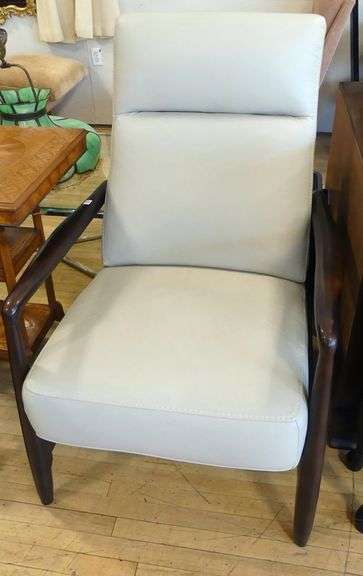 CONTEMPORARY DESIGNER LEATHER RECLINER