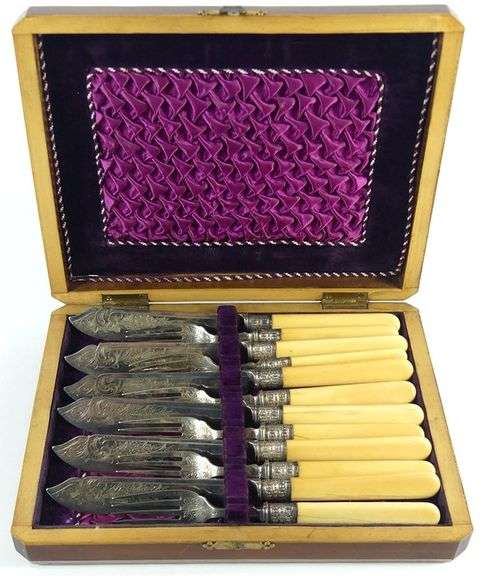 ANTIQUE SHEFFIELD FISH SERVICE