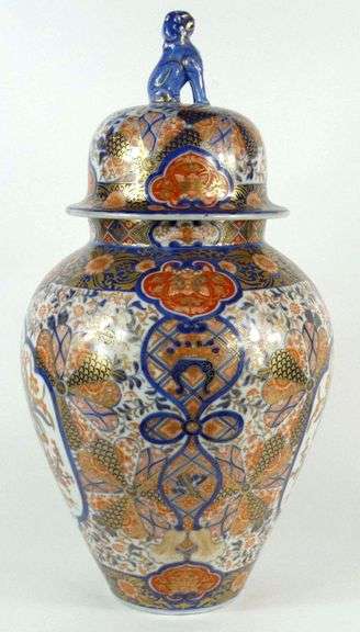 IMARI COVERED JAR