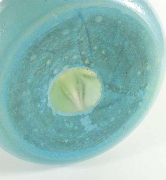 ART GLASS VASE
