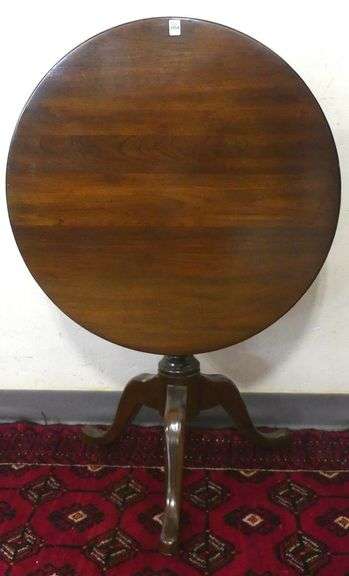 TILT-TOP TABLE