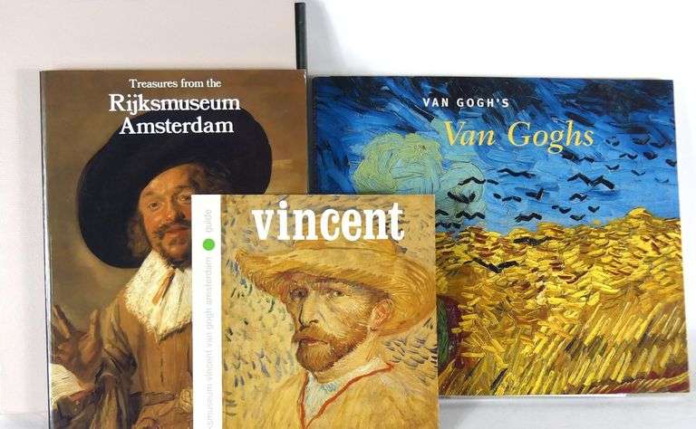 VINCENT VAN GOGH ART BOOKS
