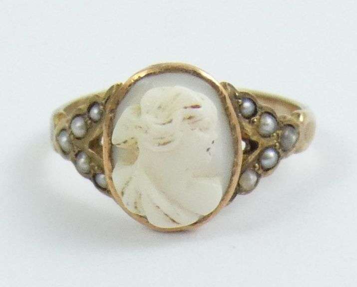 ANTIQUE GOLD RING