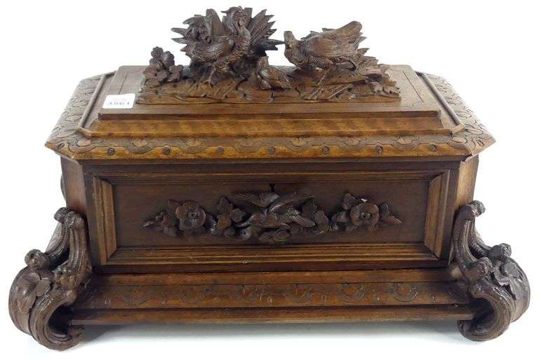 EXQUISITE ANTIQUE CARVED BOX