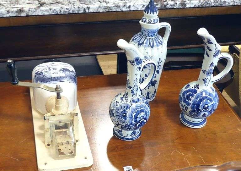 FOUR PIECES OF DELFT POTTERY