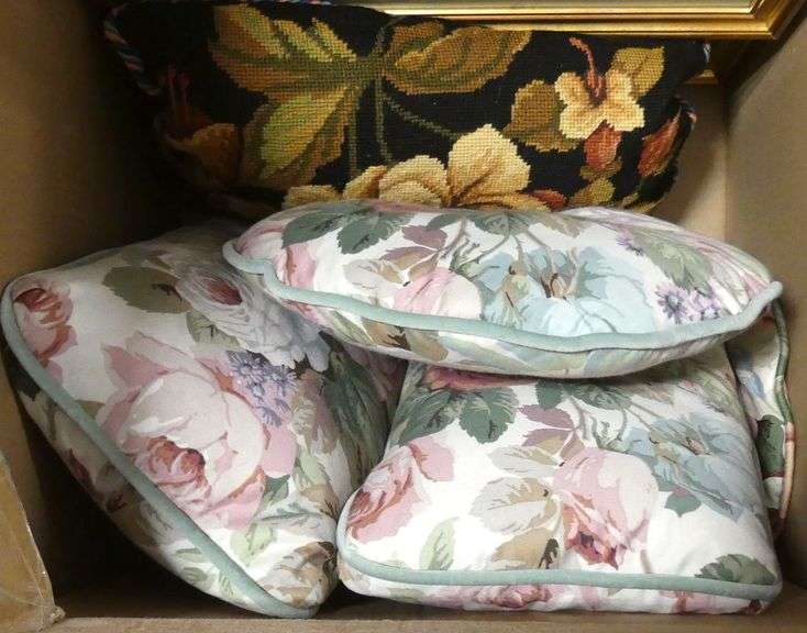 LARGE BOX LOT OF ARTWORK AND PILLOWS