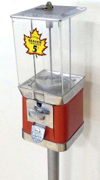 VINTAGE BEAVER GUMBALL MACHINE