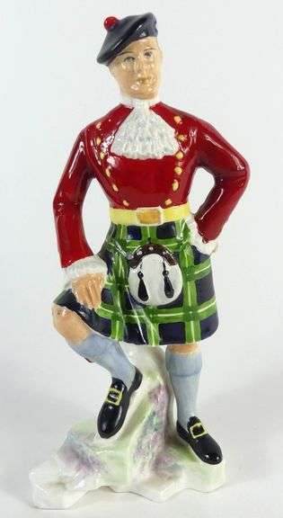 ADDERLEY ENGLISH FIGURINE