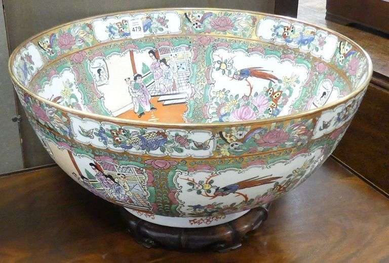 LARGE CHINESE "ROSE MEDALLION" BOWL