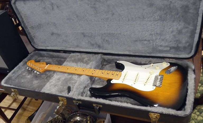 FENDER ELECTRIC GUITAR AND AMP