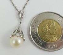 PEARL & DIAMOND PENDANT ON CHAIN