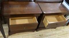 PAIR OF DURHAM FURNITURE NIGHTSTANDS