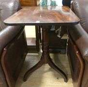 MAHOGANY PEDESTAL TABLE