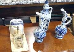 FOUR PIECES OF DELFT POTTERY
