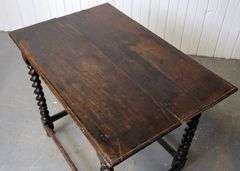 18TH CENTURY OAK TABLE
