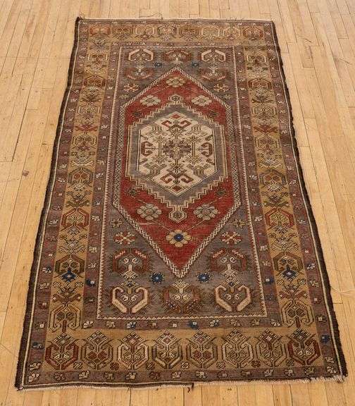 ANTIQUE PERSIAN RUG