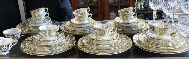 ROYAL CROWN DERBY "GREEN DERBY PANEL" DINNERWARE