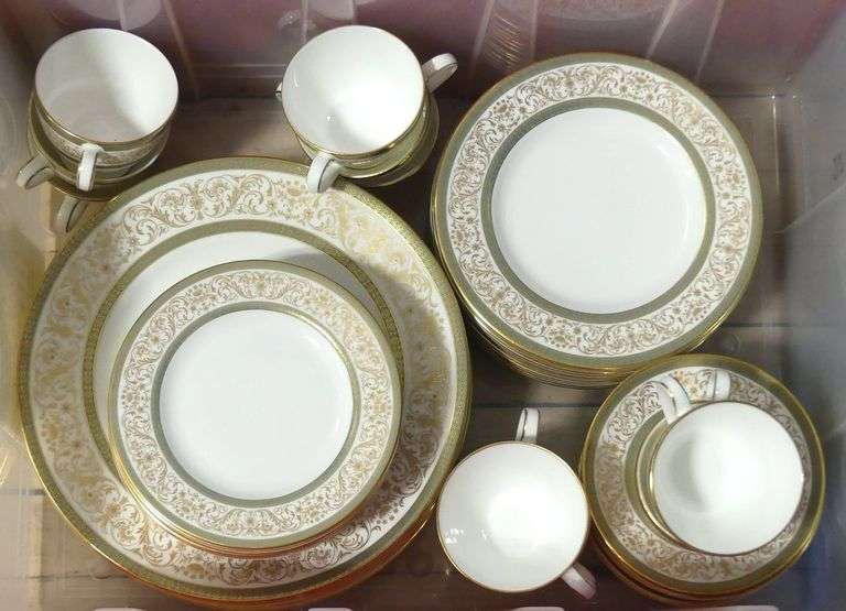 MINTON "ARAGON" DINNERWARE