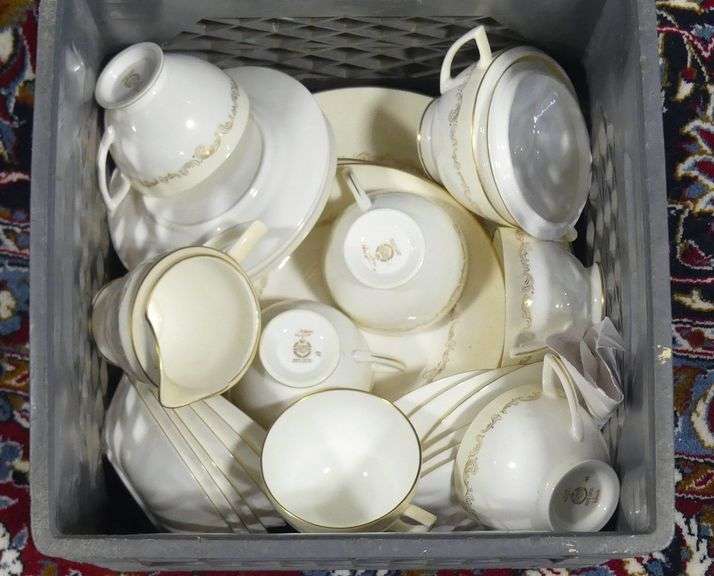 MINTON "FELICITY" DINNERWARE