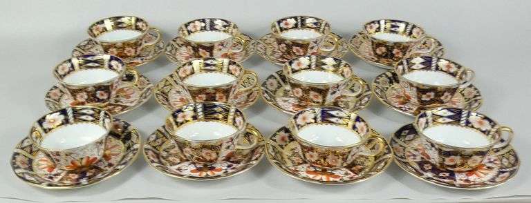 SET 12 DERBY CUPS & SAUCERS