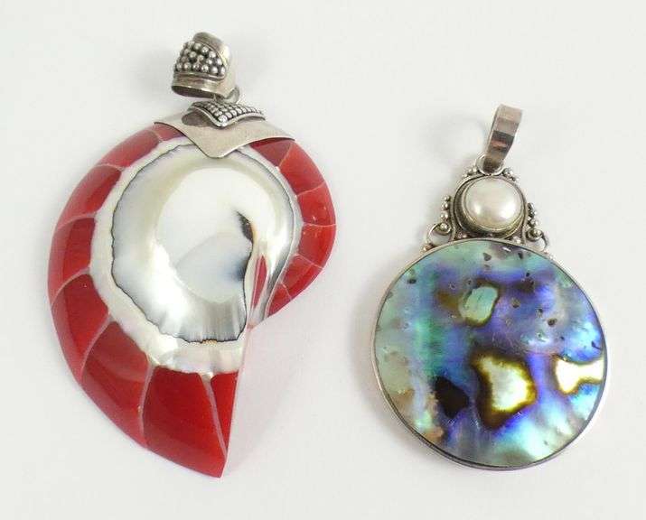 2 BRACELETS & 2 PENDANTS