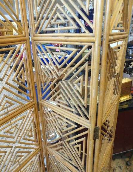 THREE-PANEL RATTAN FLOOR SCREEN