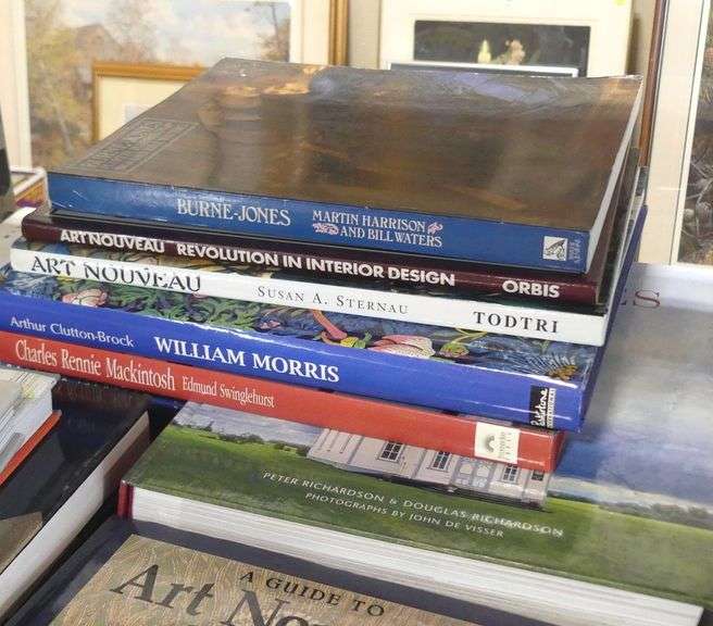 ELEVEN ART AND DESIGN BOOKS