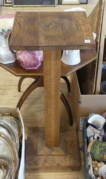 OAK PEDESTAL AND CERAMIC PEDESTAL