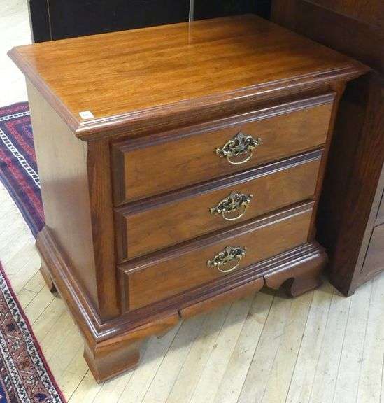 AMERICAN DREW BEDSIDE TABLE
