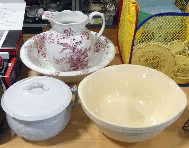 WASH SET, CHAMBER POT AND MIXING BOWL