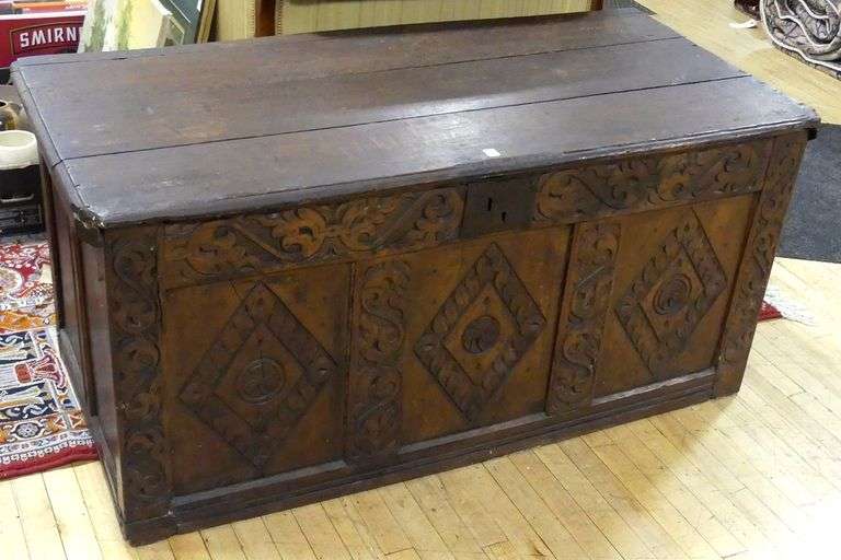 18TH CENTURY OAK BLANKET BOX