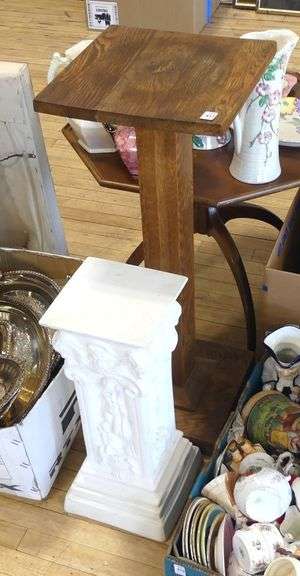 OAK PEDESTAL AND CERAMIC PEDESTAL
