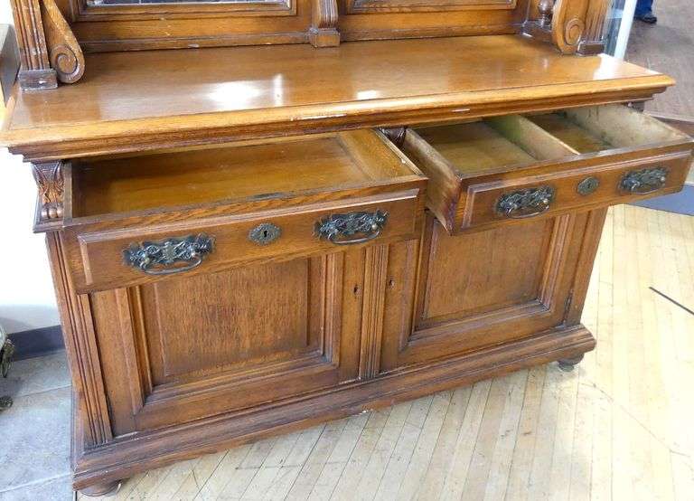 19TH CENTURY OAK MIRRORED-BACK SIDEBOARD