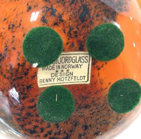 PAIR OF NORWEGIAN ART GLASS VASES