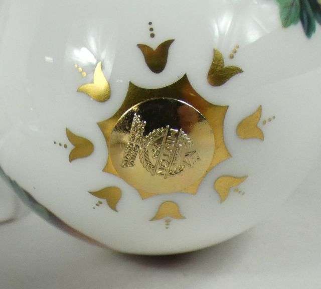 5 PIECES FINE PORCELAIN