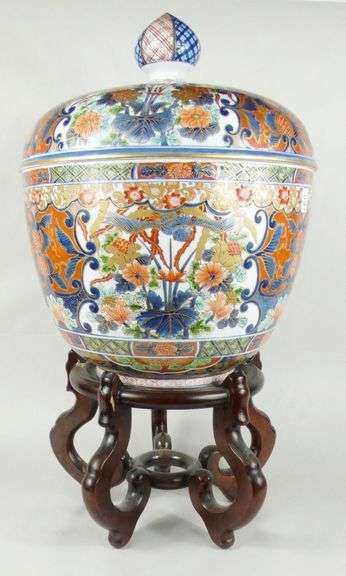 MASSIVE IMARI COVERED BOWL