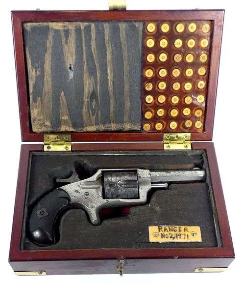 ANTIQUE REVOLVER