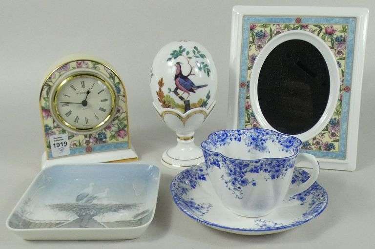 5 PIECES FINE PORCELAIN