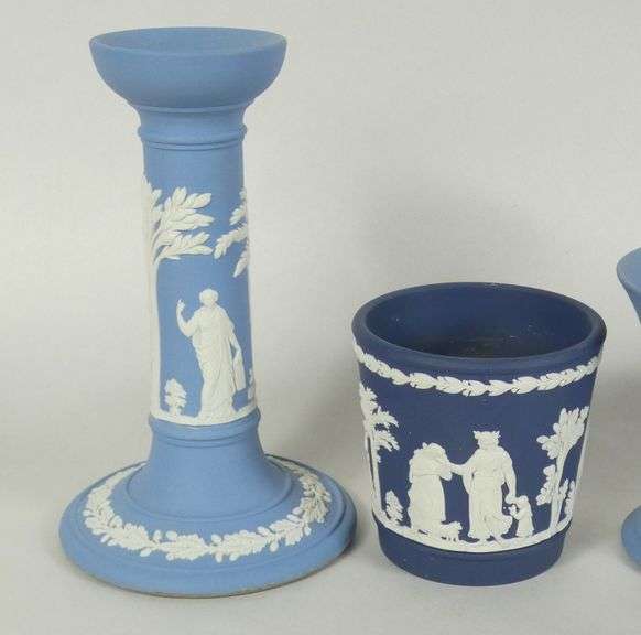 6 PIECES OF WEDGWOOD JASPER